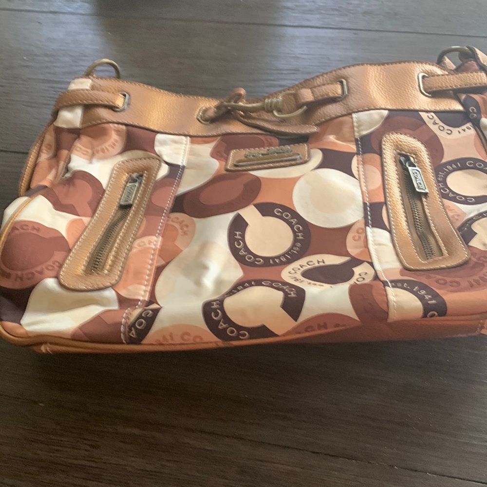 Coach purse in excellent condition 👛